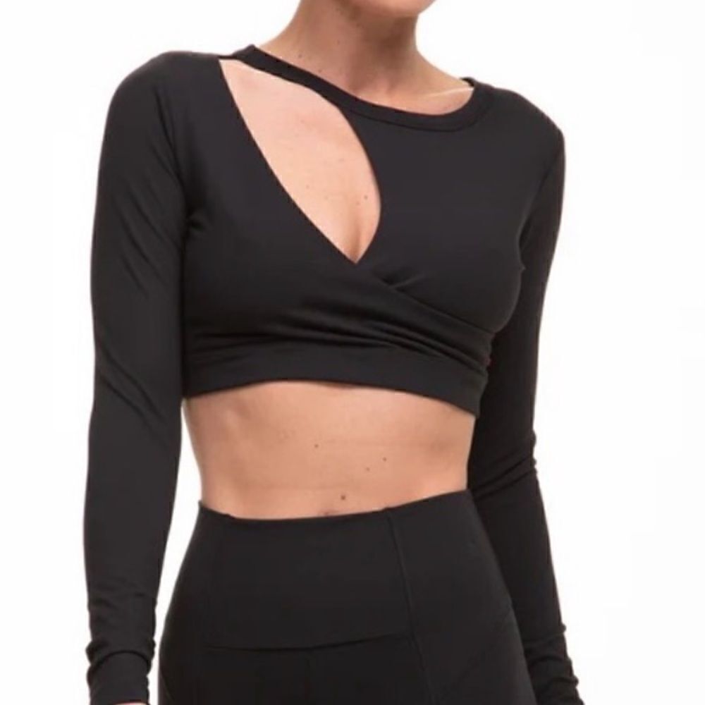 n: Philanthropy Revolve Roxbury Black Cut Out Cropped Top.Size S